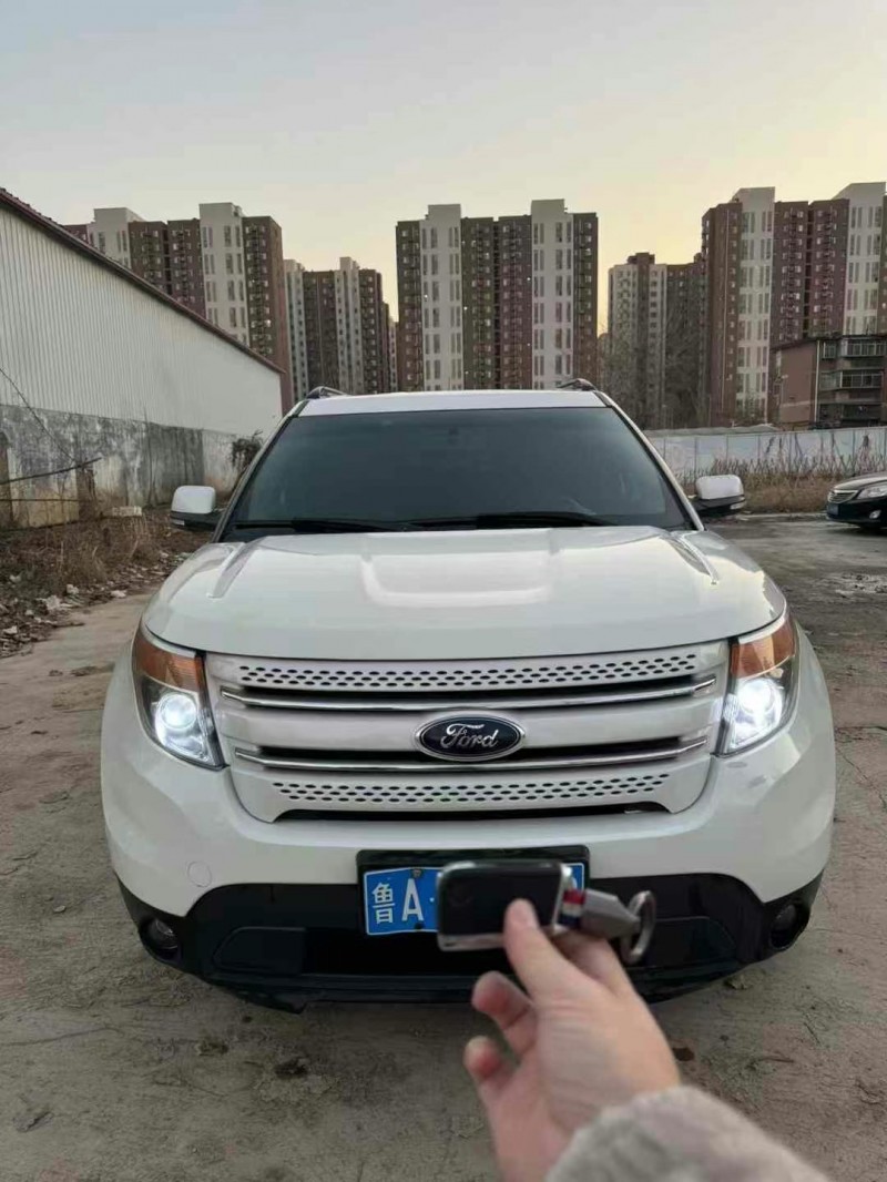 济宁15年福特探险者1