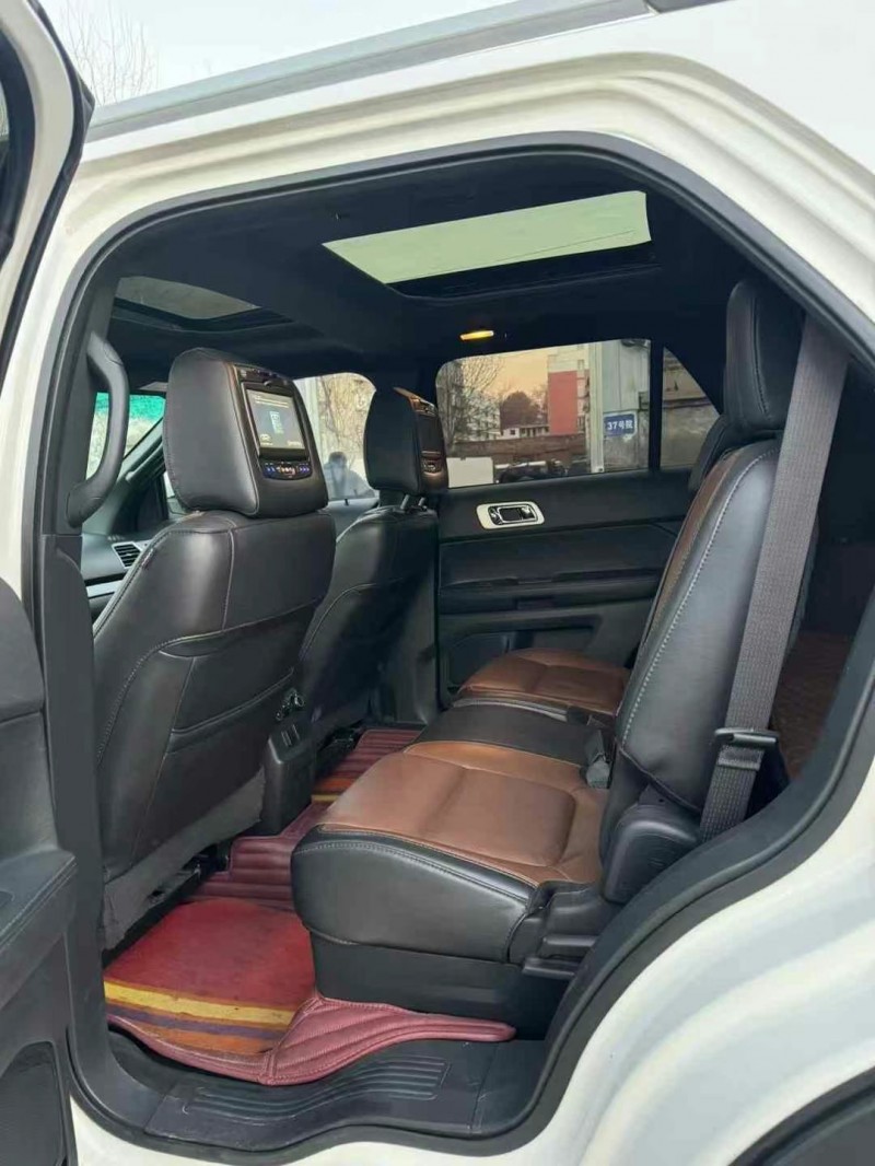 济宁15年福特探险者3