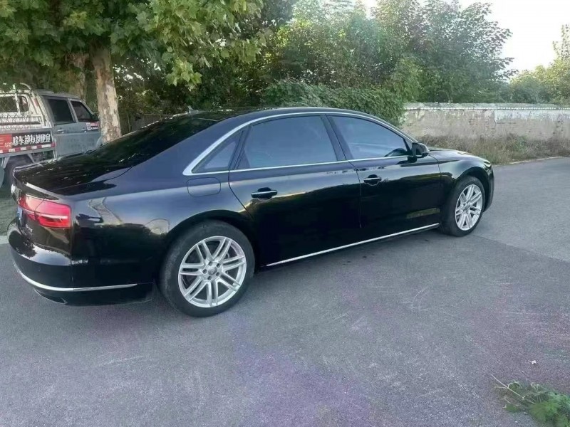 徐州17年奥迪A8L2