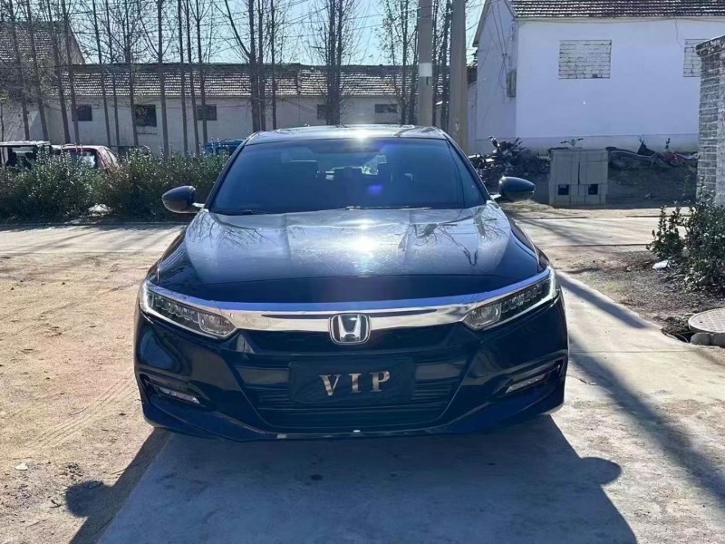 济宁21年本田雅阁1