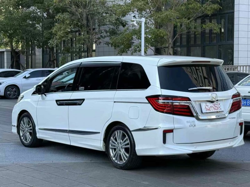 佛山18年本田艾力绅8