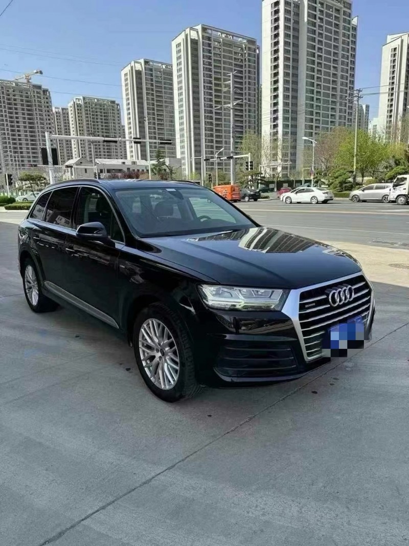 济宁17年奥迪Q73