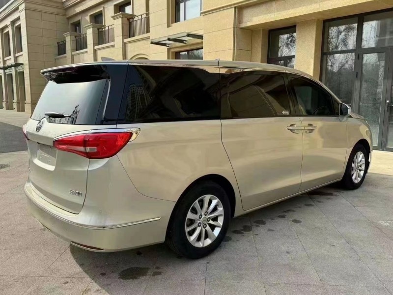 济宁18年别克GL86