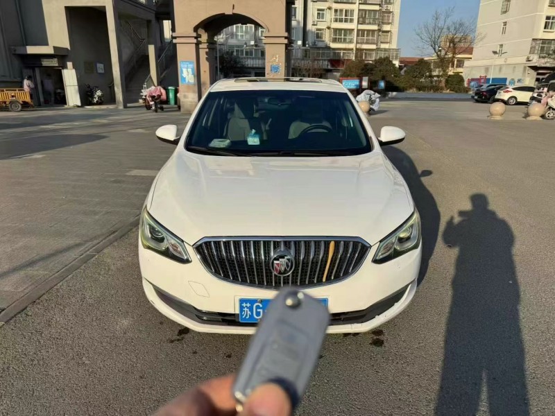 济宁16年别克英朗1