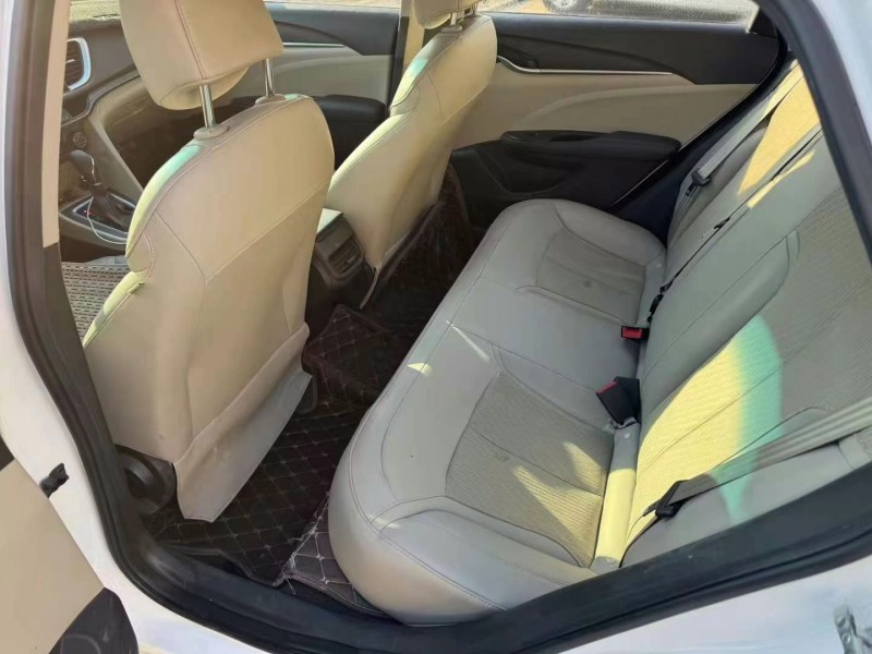 济宁16年别克英朗3