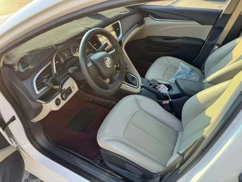 济宁16年别克英朗6