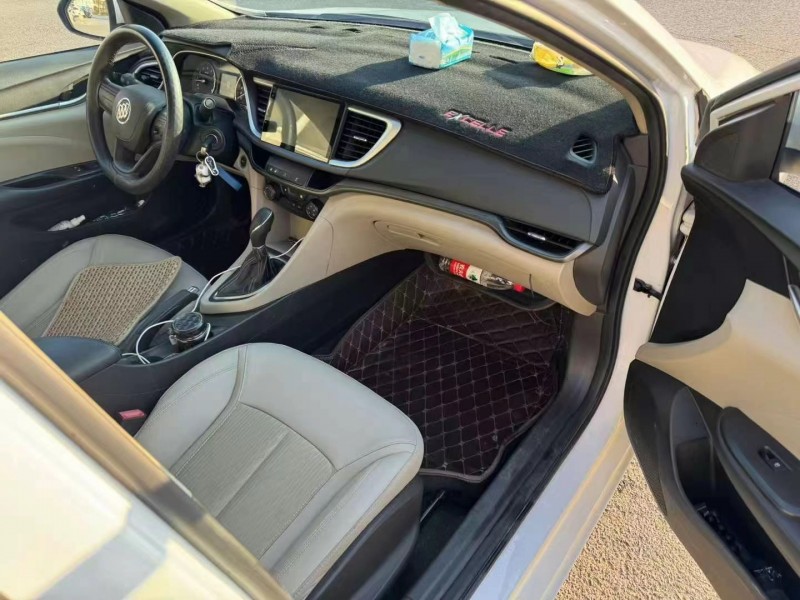 济宁16年别克英朗7