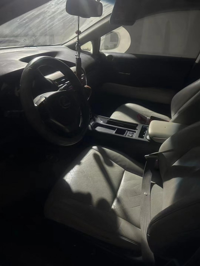 济宁12年雷克萨斯RX6