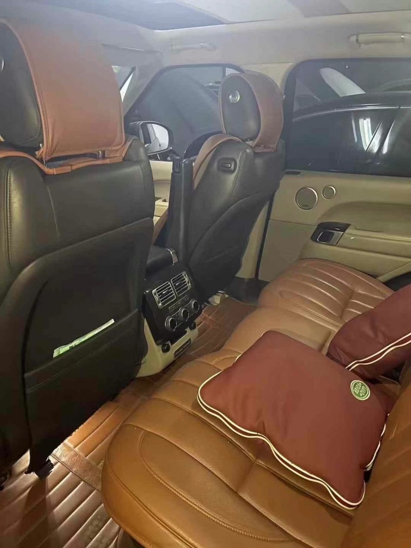 济宁14年路虎揽胜行政3