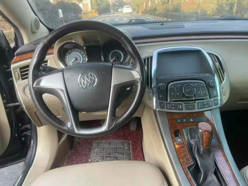 枣庄13年别克君越6