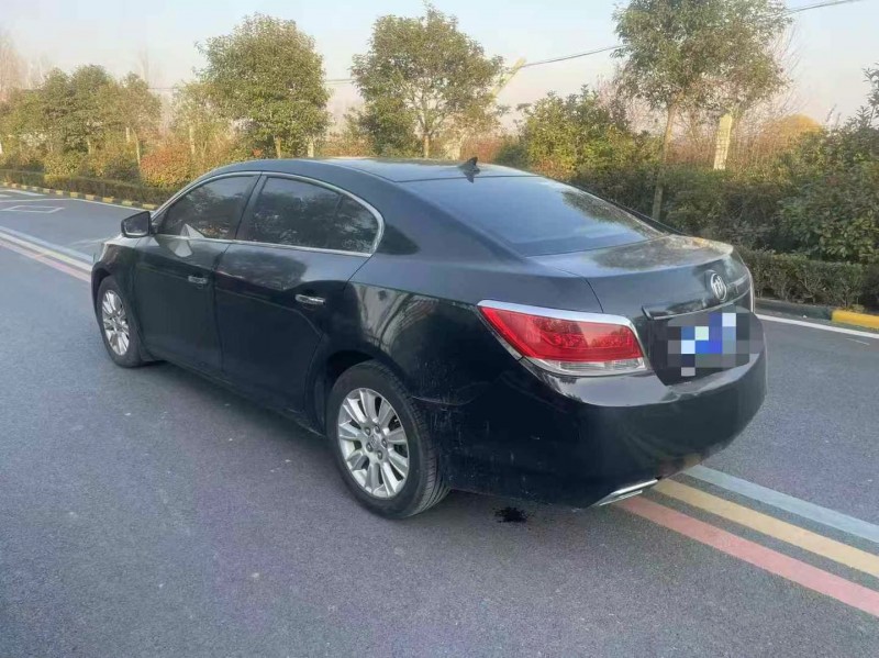 枣庄13年别克君越8