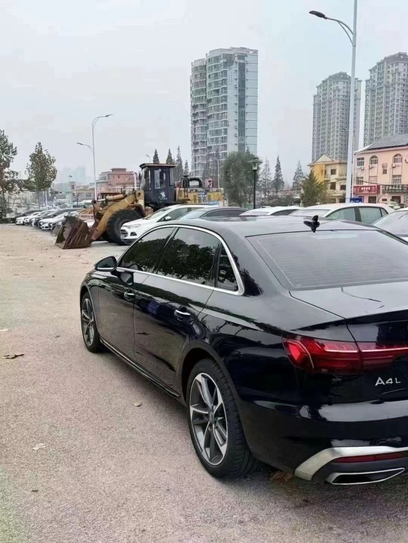 青岛21年奥迪A4L8