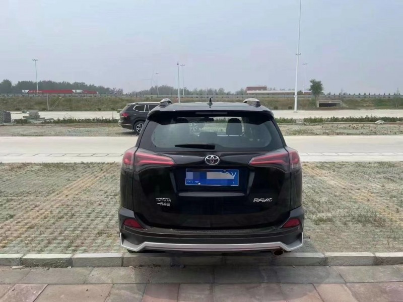 青岛19年丰田RAV4荣放7
