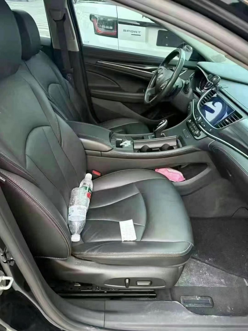 枣庄22年别克君越7