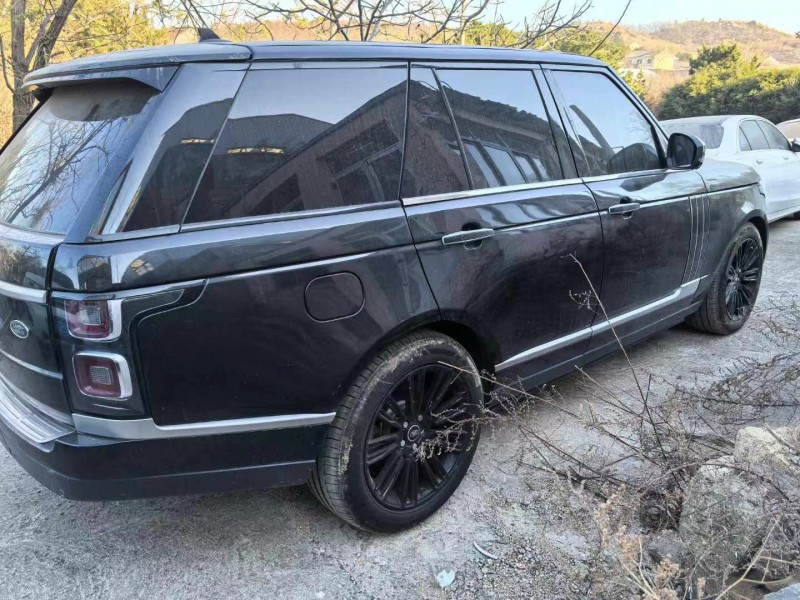 青岛16年路虎揽胜行政9