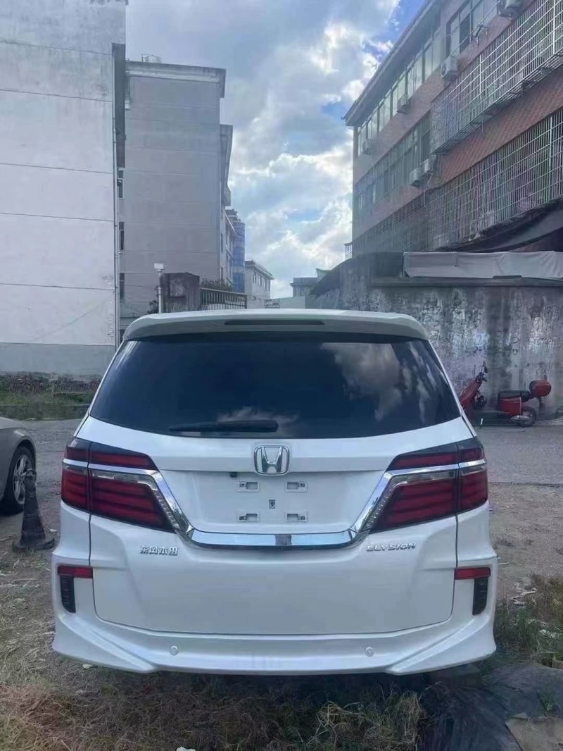 菏泽18年本田艾力绅8