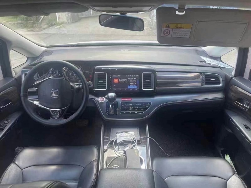 菏泽18年本田艾力绅9