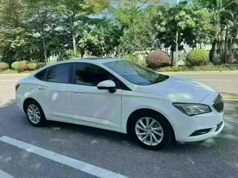 佛山16年别克威朗2