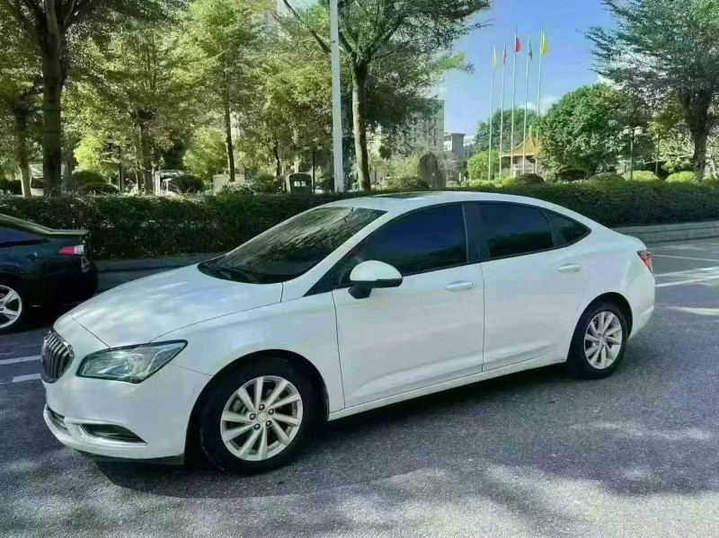 佛山16年别克威朗3