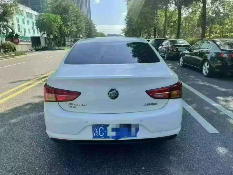 佛山16年别克威朗9