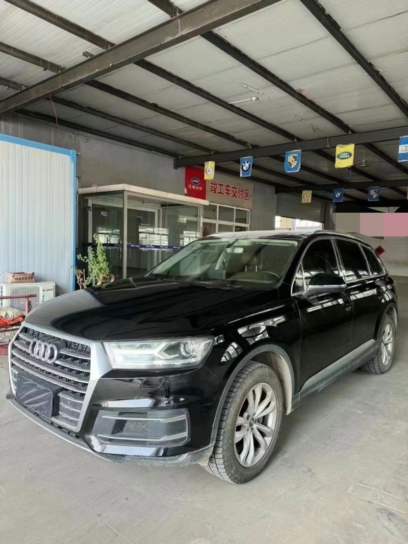 济宁16年奥迪Q73