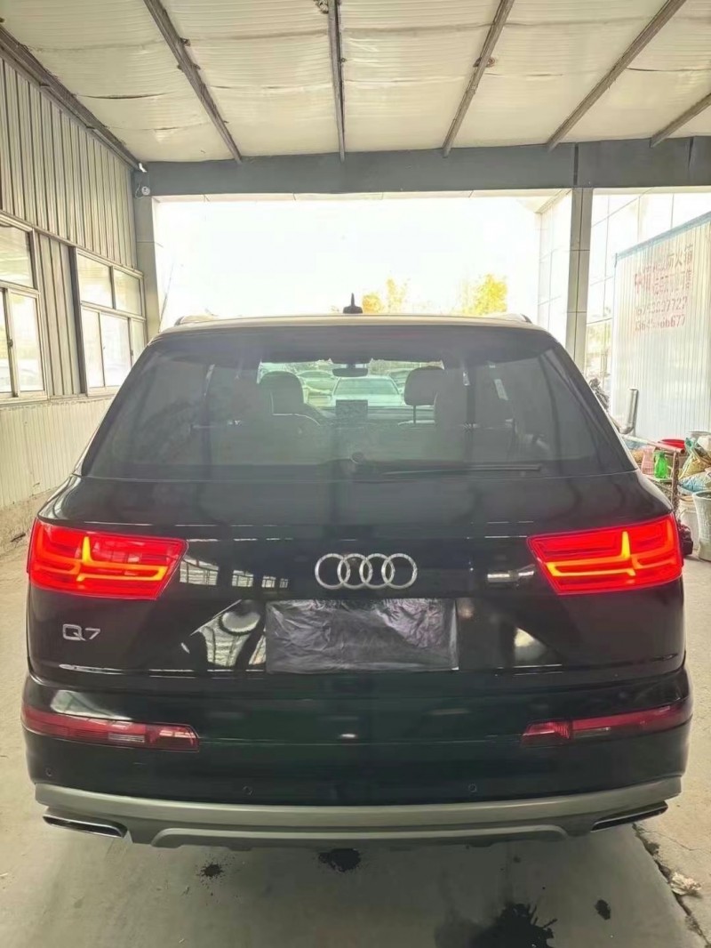 济宁16年奥迪Q76