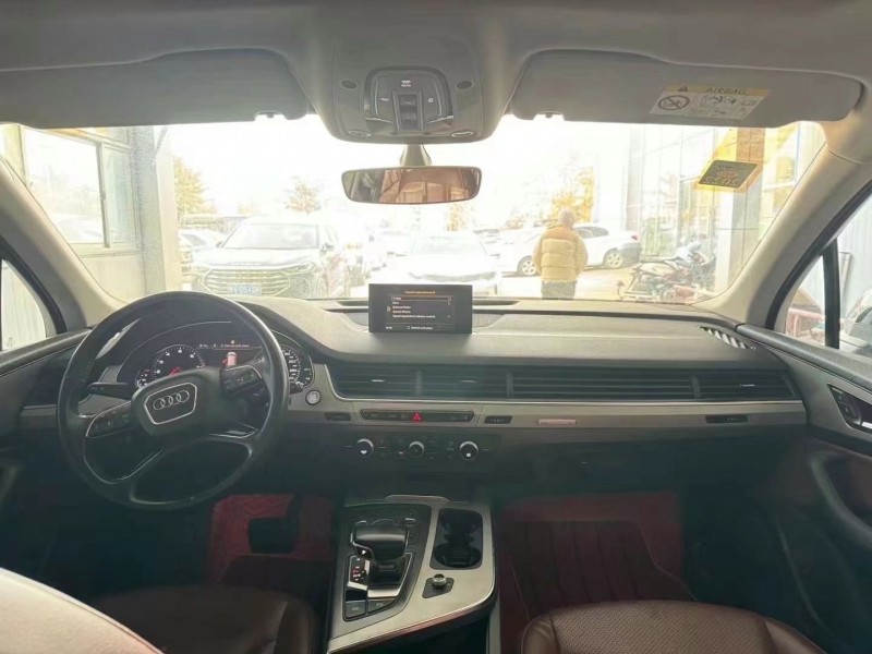 济宁16年奥迪Q77