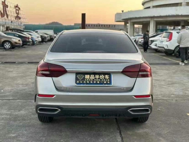 东莞22年吉利帝豪8