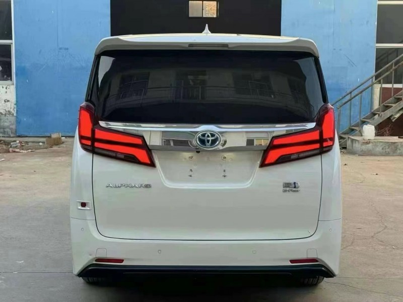 保定21年丰田埃尔法5