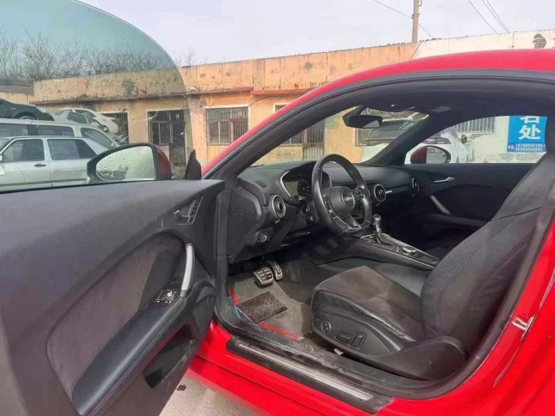 济宁16年奥迪TT8