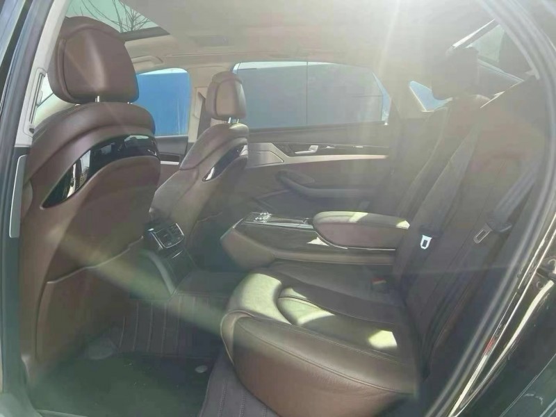 济宁15年奥迪A8L5