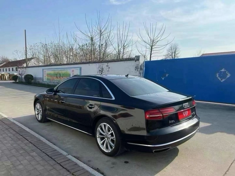 济宁15年奥迪A8L7