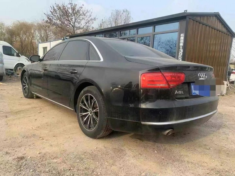 济宁12年奥迪A8L7