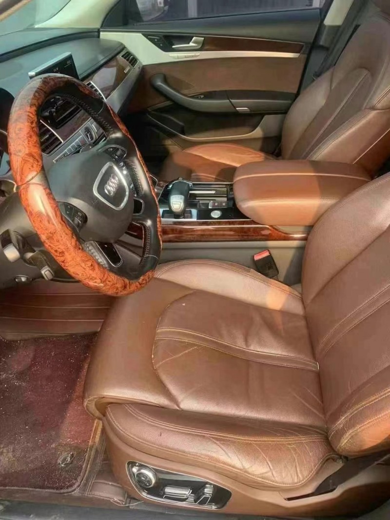 济宁12年奥迪A8L8