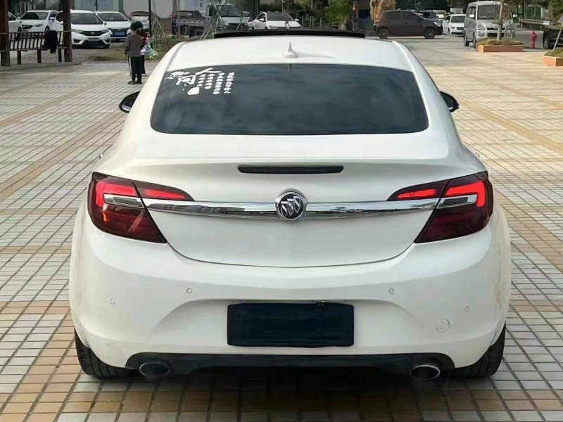 佛山17年别克君威4