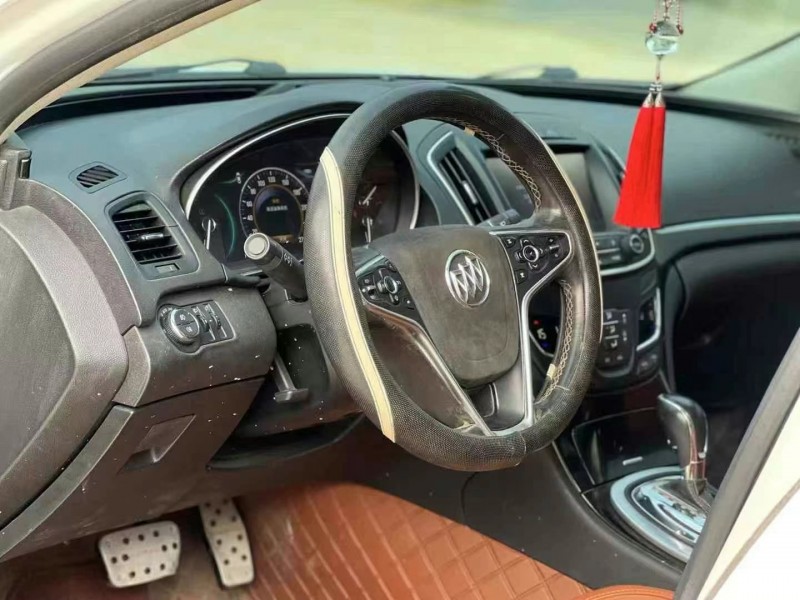 佛山17年别克君威6