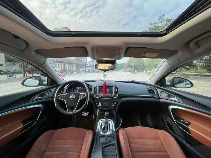 佛山17年别克君威8