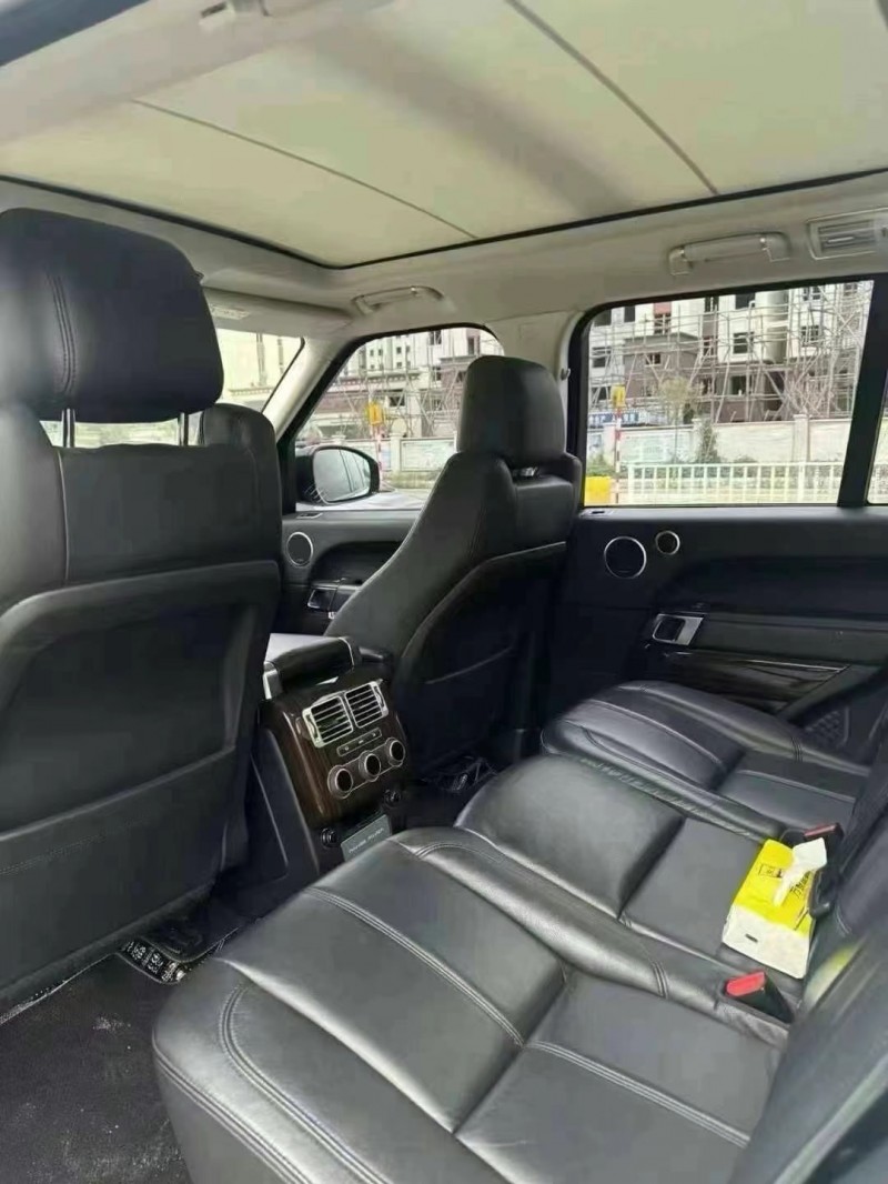 保定18年路虎揽胜8