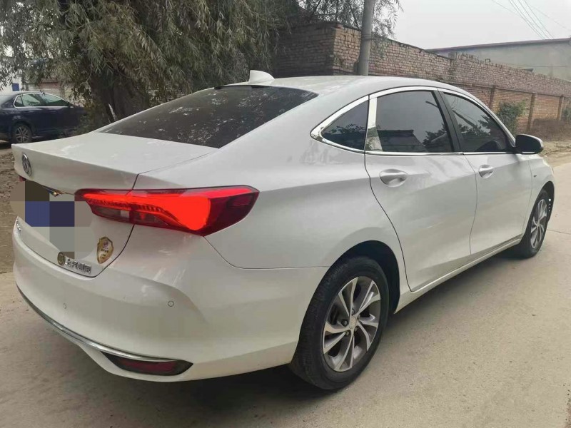 保定22年别克威朗4