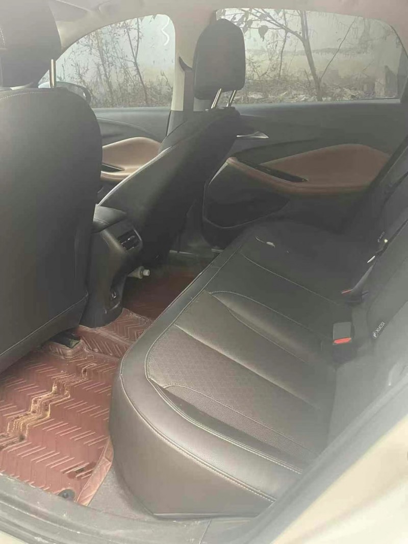 保定22年别克威朗7