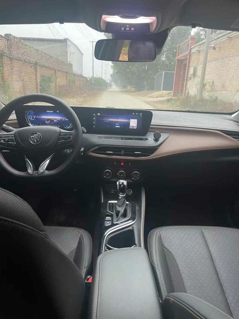 保定22年别克威朗8