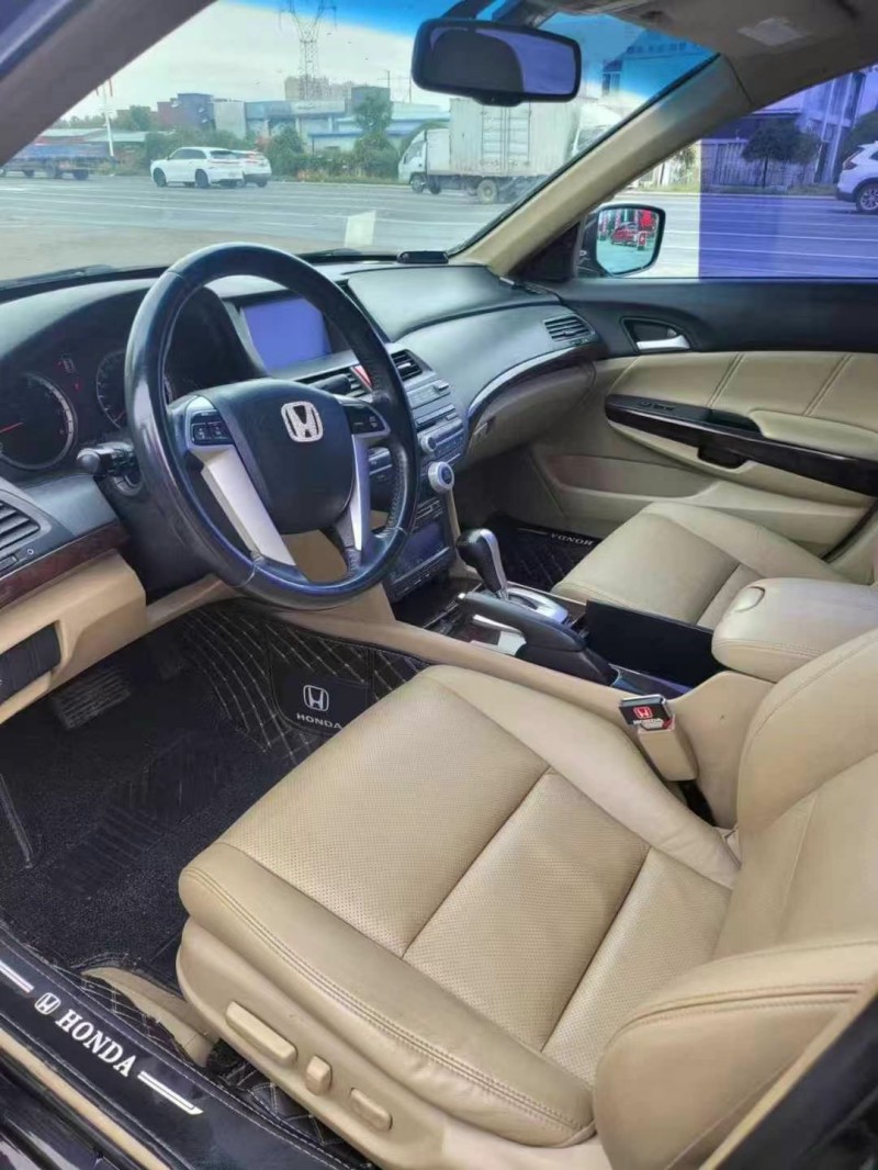 保定13年本田雅阁7