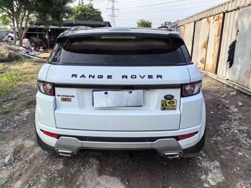 青岛13年路虎极光9