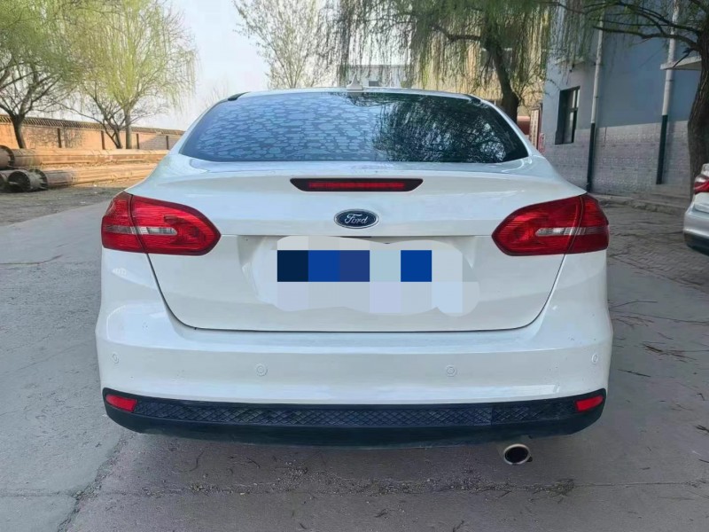 保定17年福特福克斯2