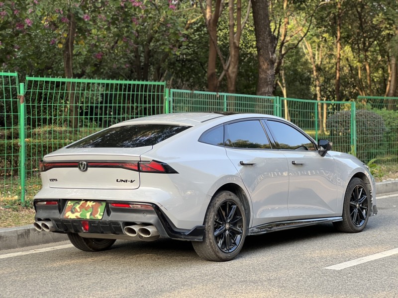 东莞23年长安汽车UNI-V8