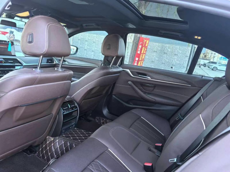 保定22年宝马5系8