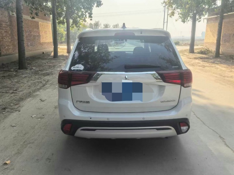 保定20年三菱欧蓝德2