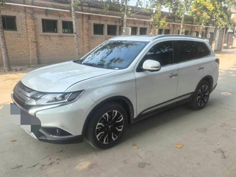 保定20年三菱欧蓝德3