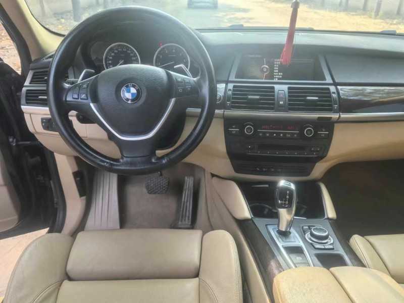 保定13年宝马X67