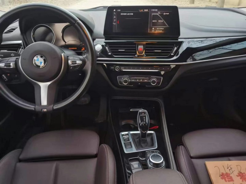 保定22年宝马1系8